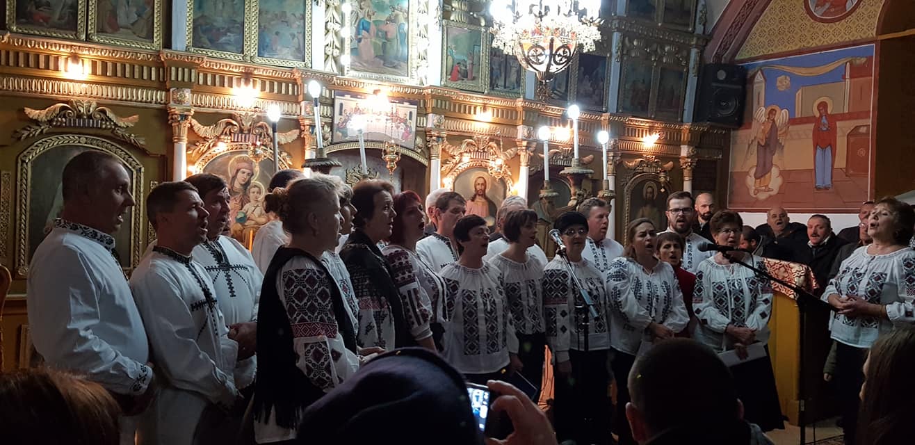 Seară minunată de colinde, găzduită de biserica din Bucium Poieni