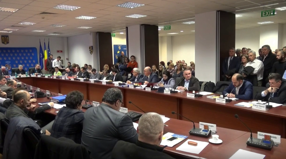 Tişe despre „Drumul Ruşinii” (Luna-Băişoara-Iara): „Doar 4 km sunt cu probleme!” Mătuşan: „Drumul este impracticabil!”
