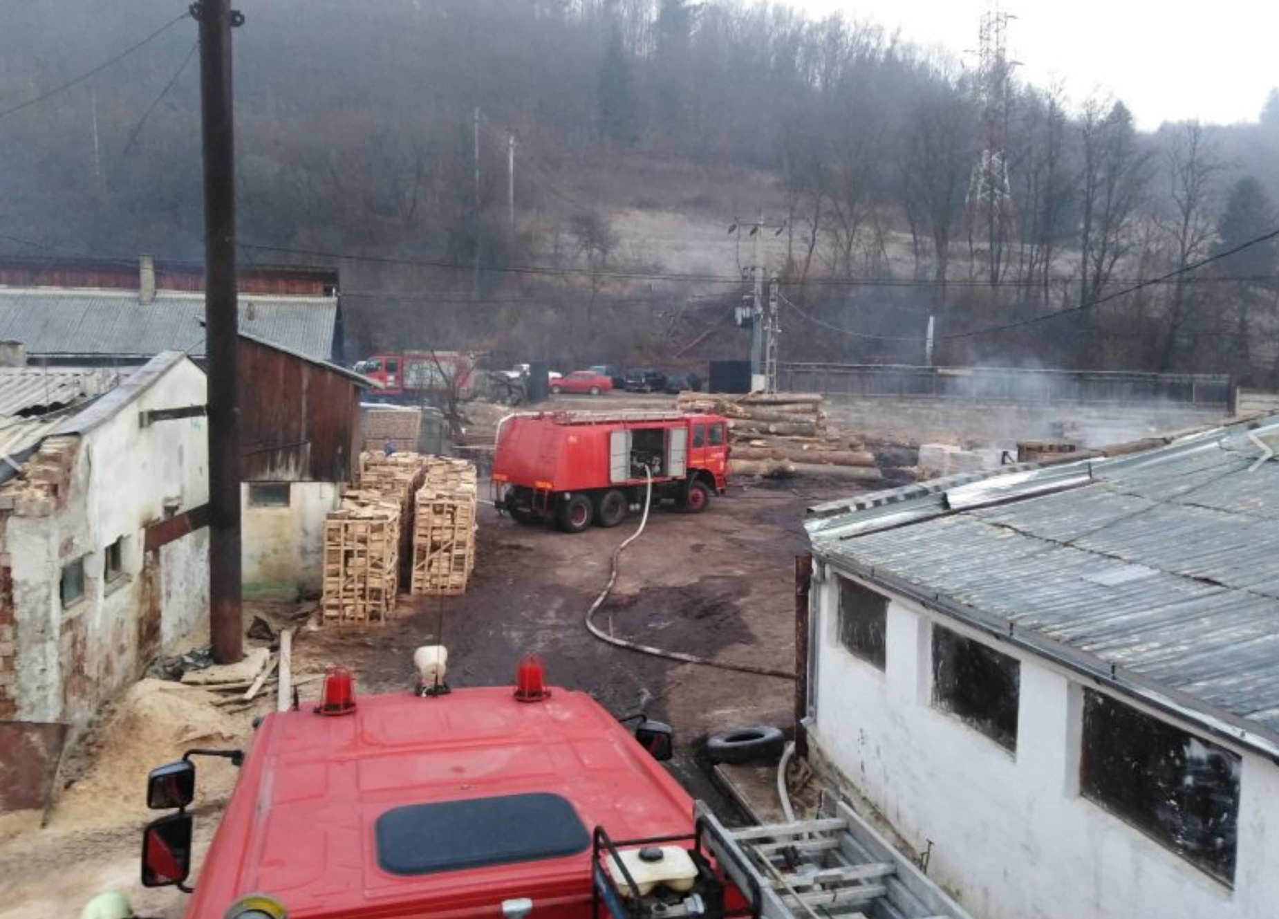 Incendiu la o fabrică de rumeguș din Cîmpeni! 20 de tone de rumeguș au luat foc!