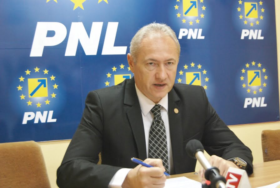 Deputatul PNL Lucian Heiuş: În școlile din Brad salariile au fost date în proporție de 70% și 80%