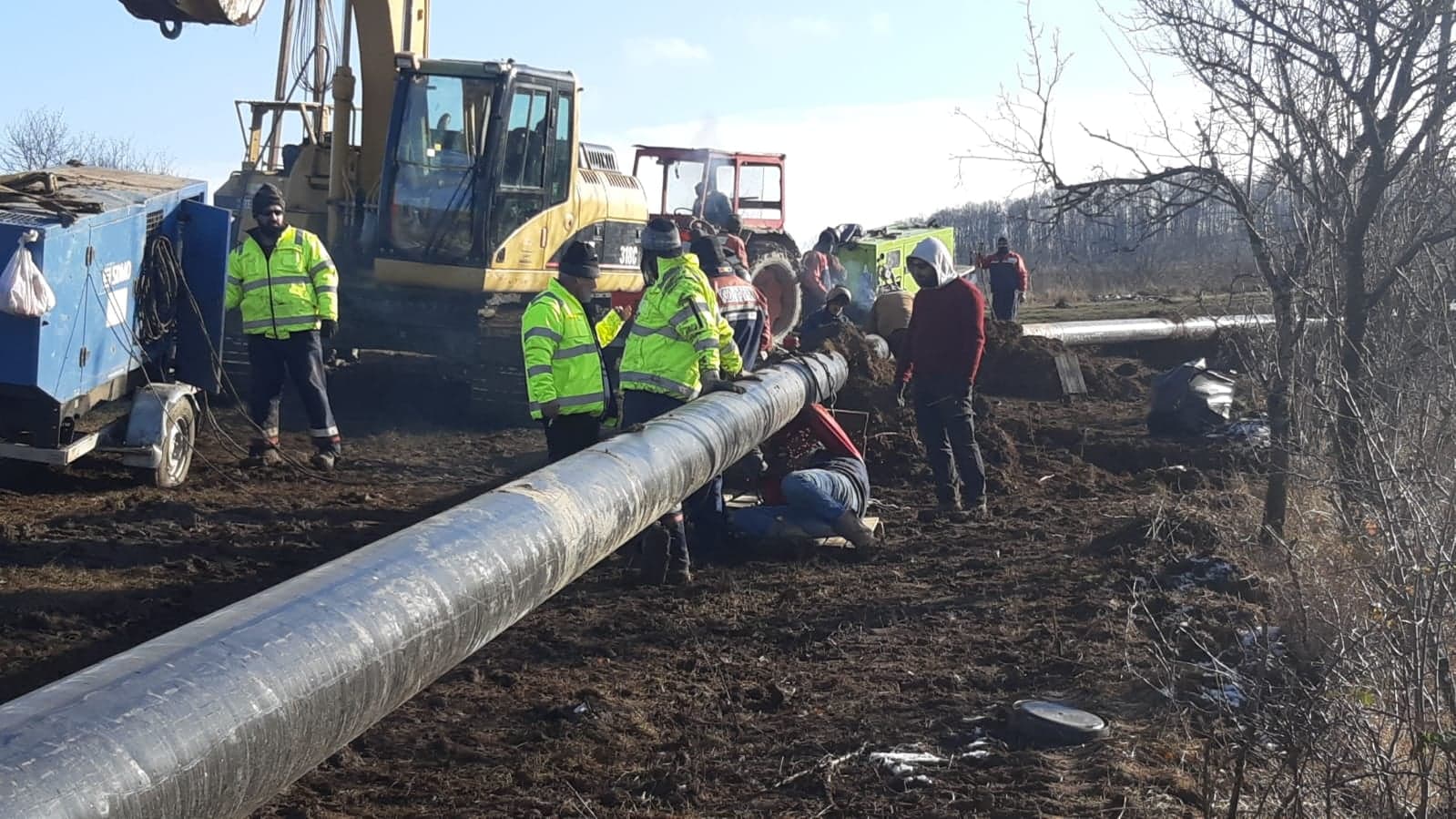 FOTO: Se lucrează în ritm alert pe şantierul conductei de gaz metan Mintia-Brad