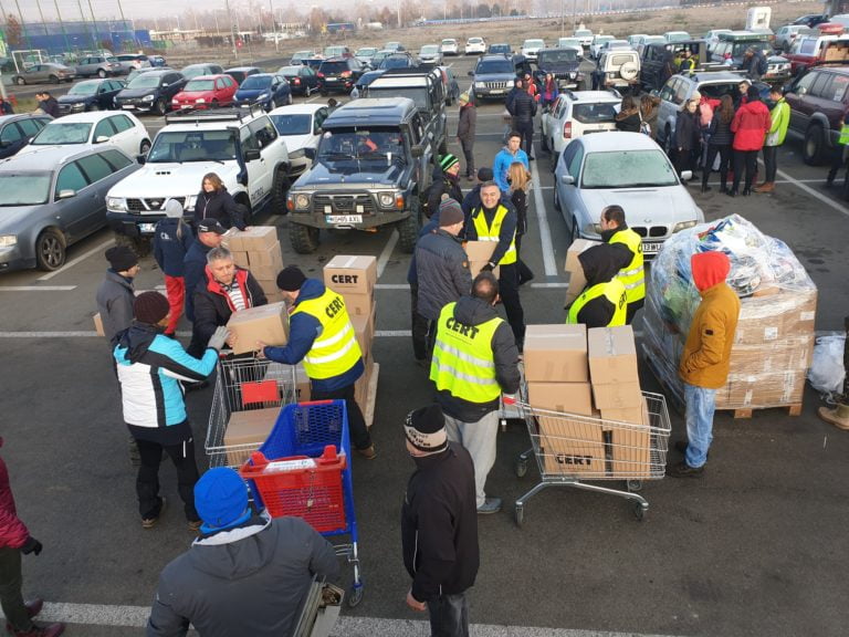 În weekend, voluntarii din CERT Transilvania au ajuns cu alimente în satele izolate din munții Apuseni