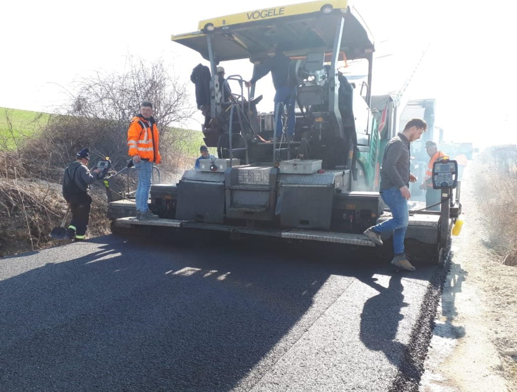Consiliul Județean a reluat lucrările de întreținere, cu asfaltare, pe drumul județean 103G Săndulești – (DJ 103I) Cheile Turzii