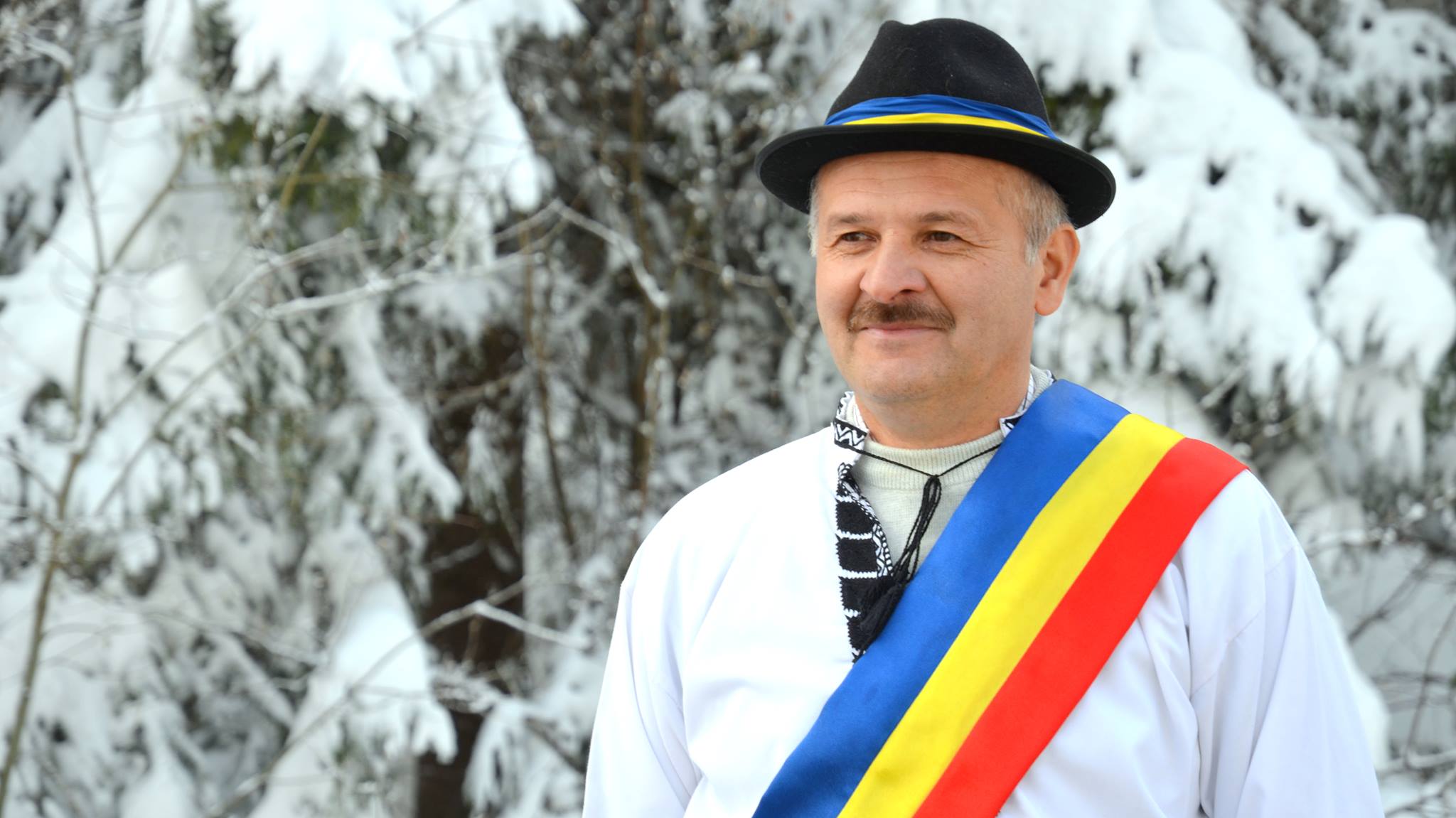 Posibilele desființări ale unor clase de liceu și de profesională din Câmpeni, Baia de Arieș și Abrud, în atenția deputatului Radu Tuhuț