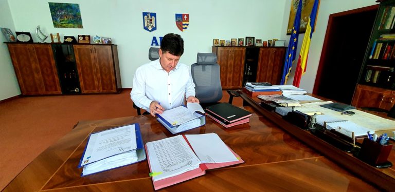 Iustin Cionca: Ne-am angajat în cea mai dificilă încercare, să reparăm tot drumul de la Arad la Moneasa, aproximativ 100 de km!