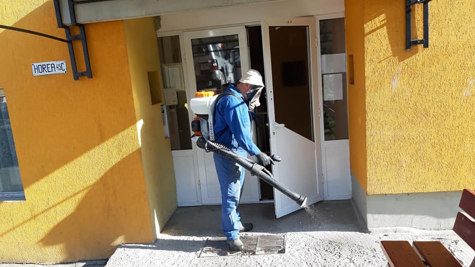 O nouă dezinfecție în scările de bloc din Câmpeni, marţi 7.07.2020, în intervalul orar 12.00-20.00!