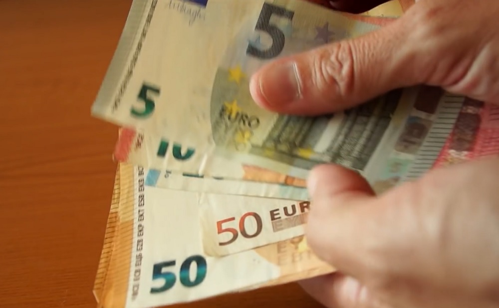 Tânăr de 28 de ani, din  Ighiu, este bănuit că ar fi sustras 700 de euro și diferite bunuri din incinta unui atelier auto!