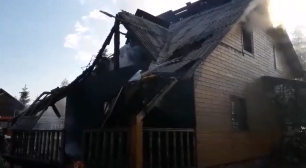 Incendiu la o cabana din Mărișel! Localnicii au sărit să stingă focul până la venirea pompierilor!