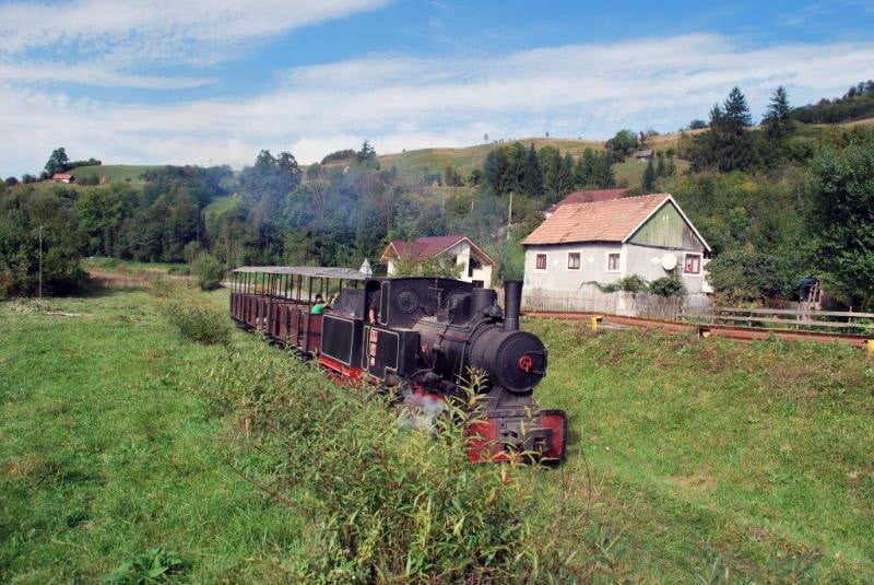 (VIDEO) Mocăniţa „moților” și-a reluat traseul pe ruta Abrud – Câmpeni