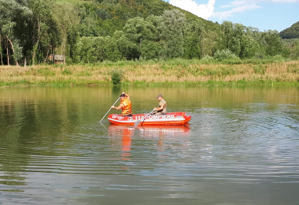 Doi tineri s-au înecat în apele din Bihor în ultima zi în Crișul Repede și în lacul Sântimreu