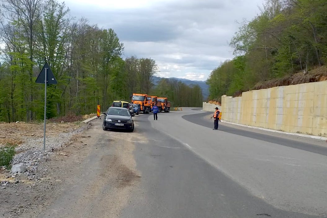 Au început lucrările de reabilitare pe ultimul sector al DN76, între km 69 – Vârfurile și km 102 – Ștei!