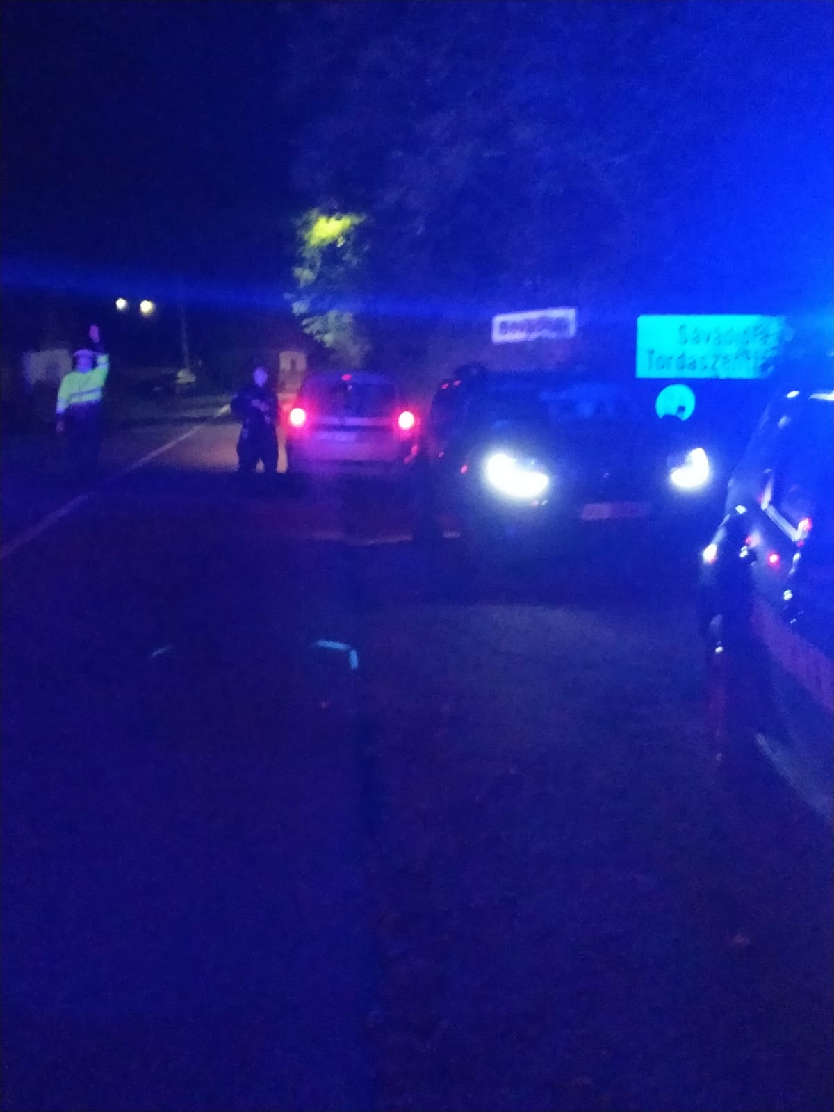 Acțiune de informare a clujenilor din Săvădisla despre CARANTINĂ, cu polițiștii în stradă, de la ora 5 dimineața!