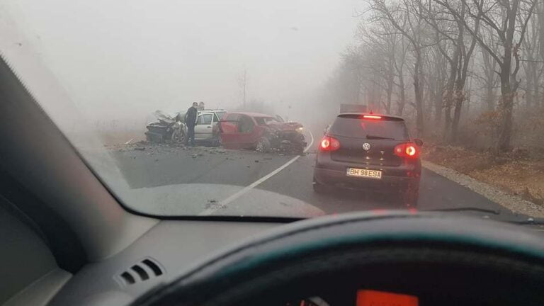 (VIDEO) Accident mortal pe DN 76, în Bihor, după un impact frontal între două mașini