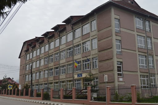 Profesorii, părinții și elevii de la Liceul „Horea, Cloșca și Crișan” din Abrud nu vor să renunțe la clasa de filologie!