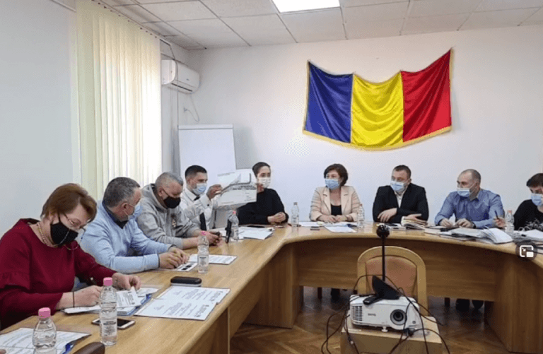 (VIDEO) „Autogara” sau „stația de tranzit” din Beiuș a încins spiritele în Consiliul Local