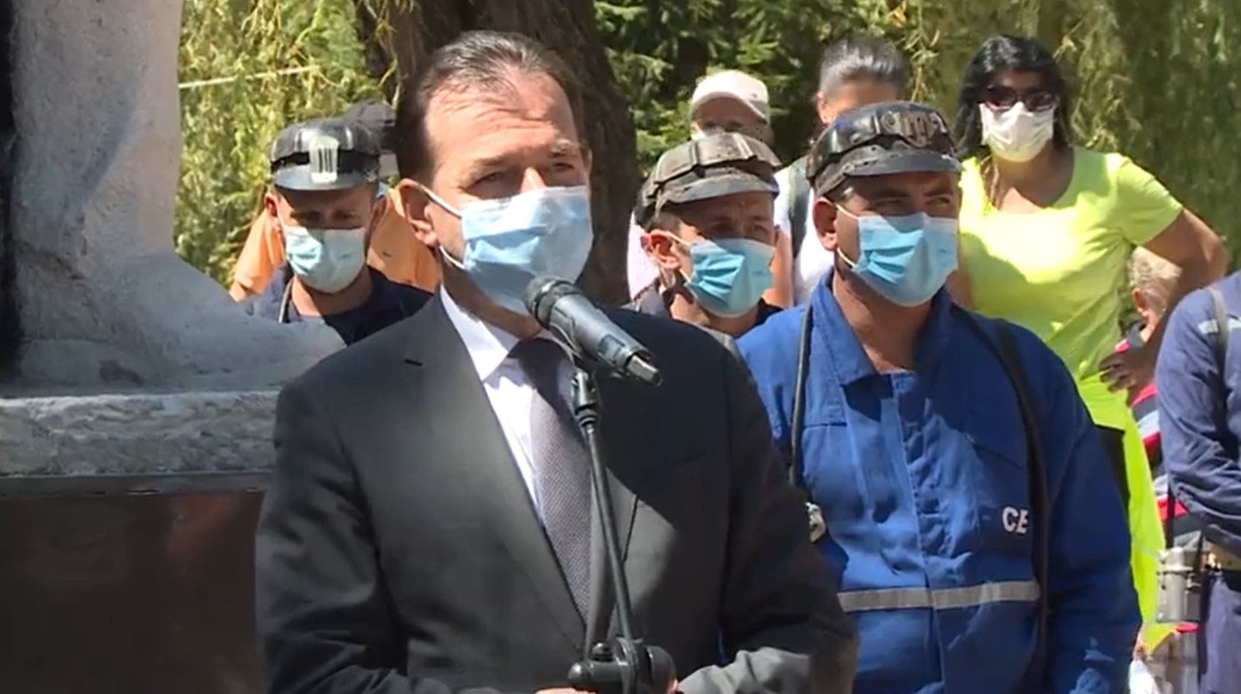Cu Iohnnis și Orban în Valea Jiului: Un deputat de Brad le solicită să vorbească cu minerii, nu să fugă de problemele din Valea Jiului!