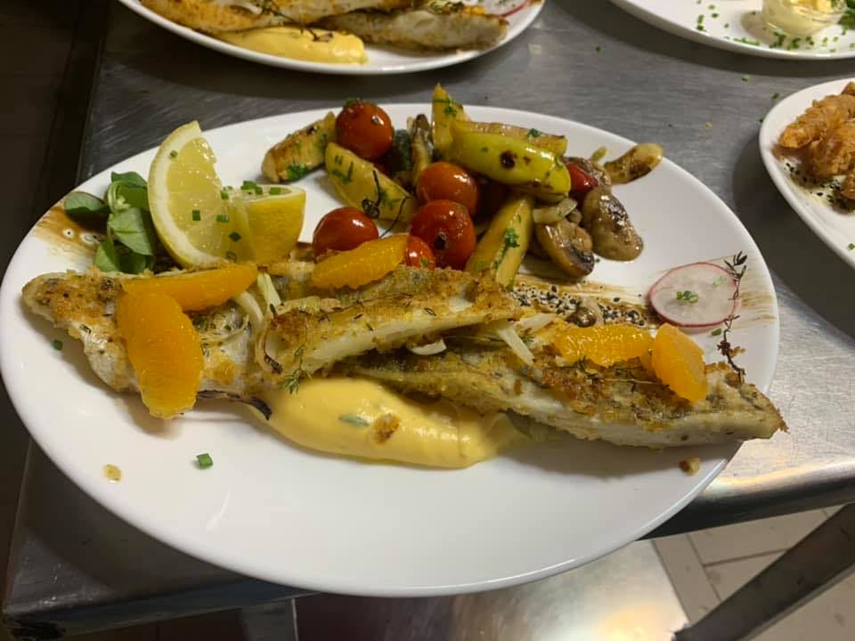 La Cavalerul Templier: mâncare proaspătă, ceva diferit pentru Brad!