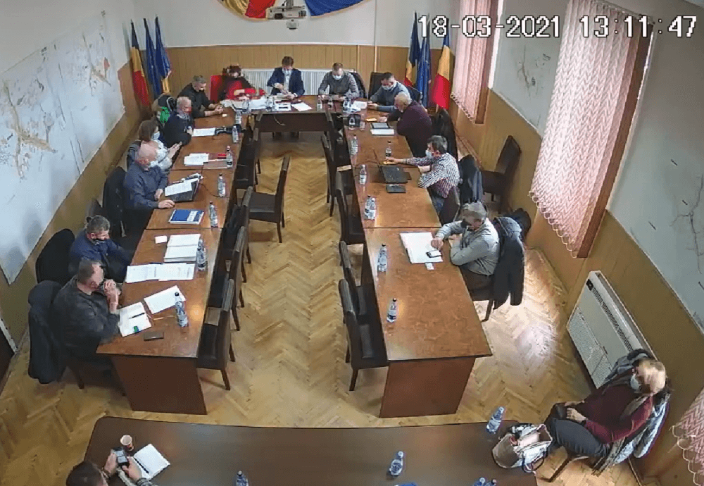 (VIDEO) Elevii de excepție din Abrud, cu media generală 10, vor fi premiați cu 250 de lei pe lună!