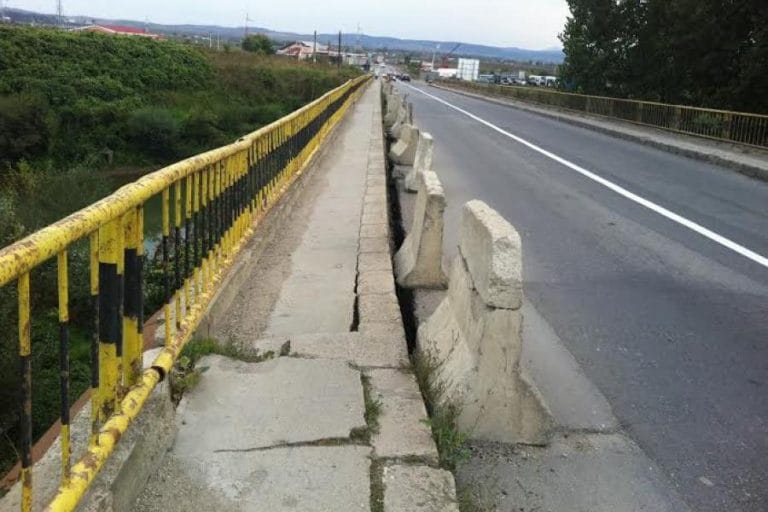 Absolut PENIBIL: Au anunțat că încep lucrările de reparație la podul de peste Arieș din Turda spre Câmpeni! Ulterior CNAIR anunță că se amână lucrările!