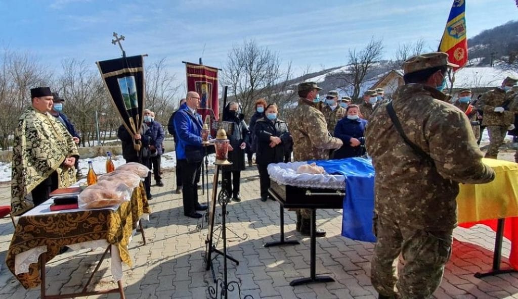 Veteranul de război Simion Bălos, în vârstă de 99 ani, a fost condus pe ultimul drum pământesc cu onoruri militare