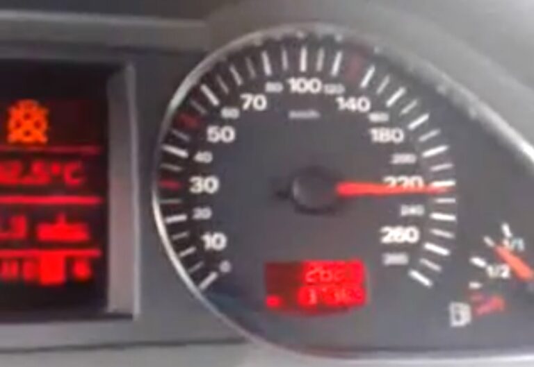 Un tânăr din Ștei a măturat cu radarul pe DN76 de trei ori! Polițiștii l-au „premiat” cu 3.770 lei și cu 210 zile de permis suspendat!