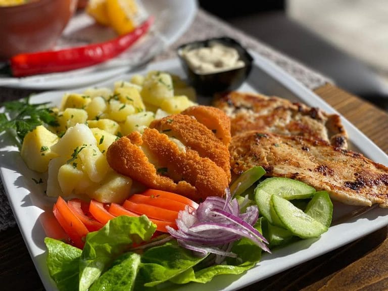 Mâncare bună și gustoasă la Diesel Food, cel mai diversificat catering din zona Bradului