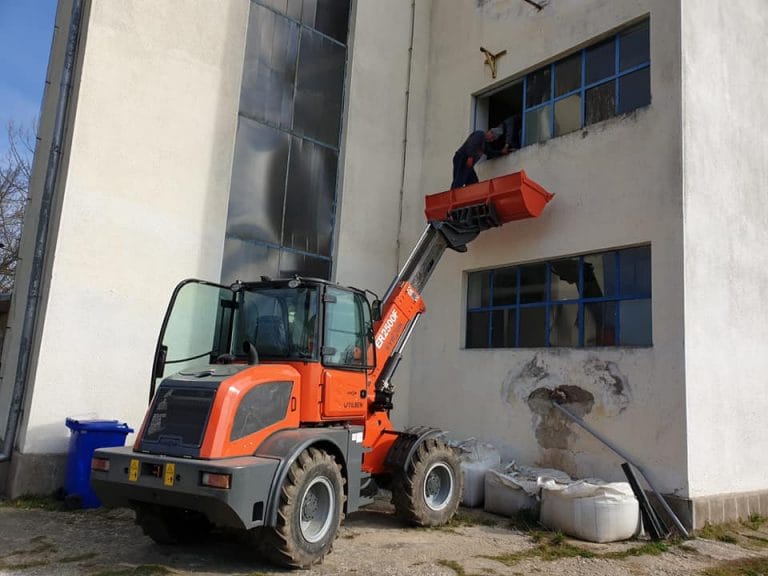 Continuă reabilitarea la filtrele de la Uzina de Apă Sebiș