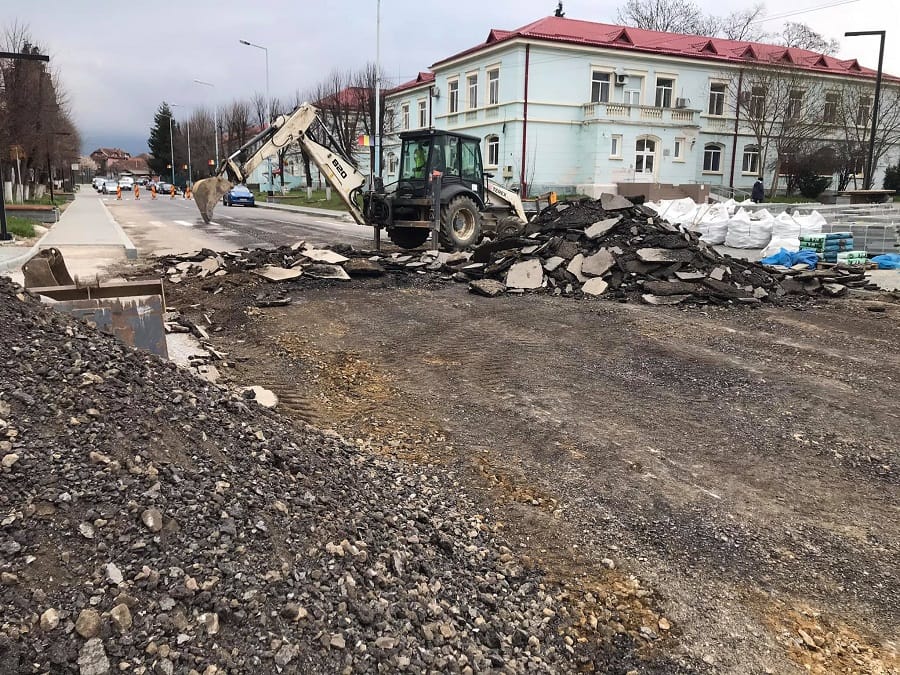 Iulian Balaj a anunțat două vești bune pentru Ștei: Încep lucrările la ștrandul din Ștei și strada Cuza Vodă intră în reabilitare!