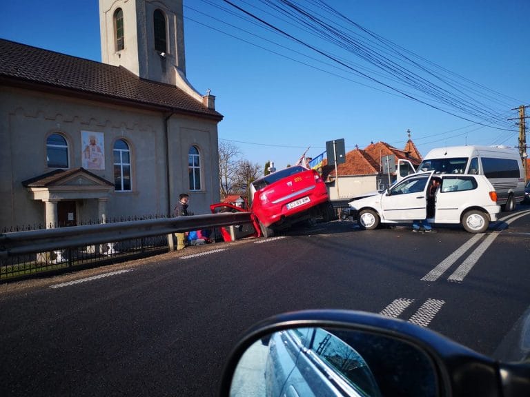 Accident pe DN1 E60 în Groși: Se circulă alternativ!
