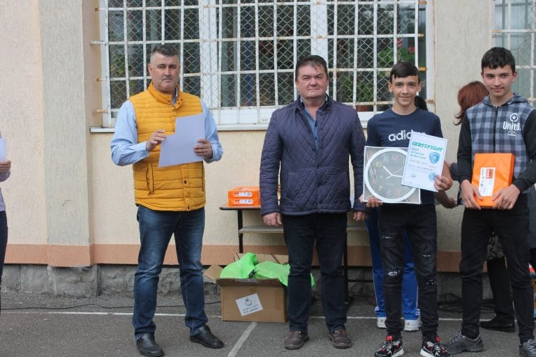 Elevii de la Școala Gimnazială Câmpeni au sărbătorit Ziua Copilului prin „Cupa 1 IUNIE la fotbal”