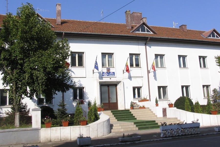 Loc de muncă scos la concurs de primăria din Beiuș, la Creșa Beiuș: Care sunt condițiile de angajare?