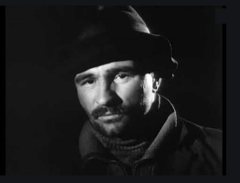 Documentar din 1995 despre Grațian Florea din Izbuc, despre care consătenii săi cred ca este un priculici de lup