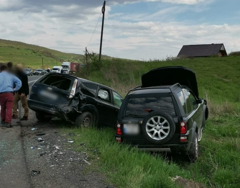 Un tânăr de 18 ani din Gilău a fost implicat într-un accident pe DN1F E81