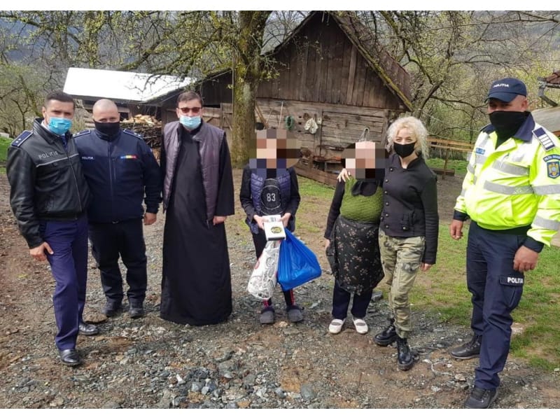 Acțiune caritabilă a polițiștilor din Gurahonţ, în parteneriat cu Universitatea de Vest „Vasile Goldiș”