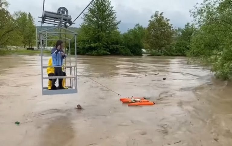 (VIDEO) Patru cursuri de apă au depășit nivelul maxim istoric: Crișul Negru, Boga, Galbena și Valea Roșie