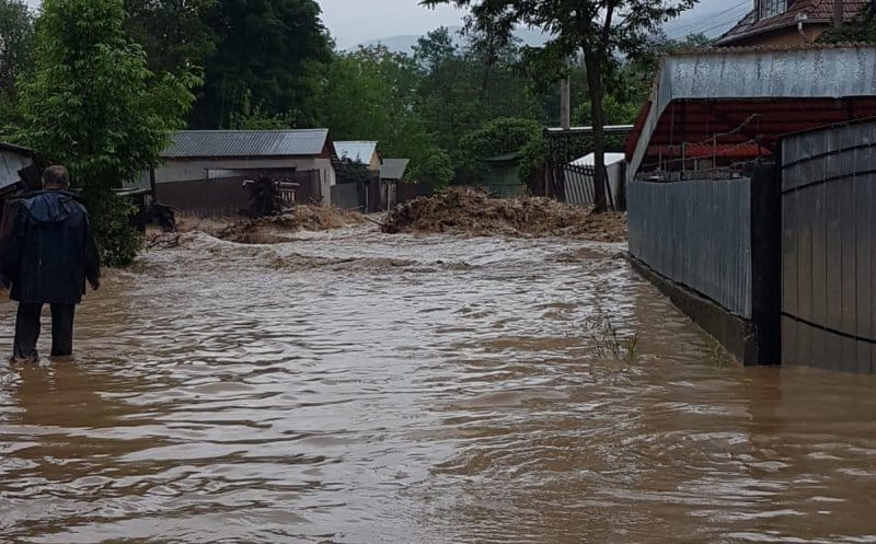 Cod portocaliu de inundații în Țara Moților, pe Arieș, bazin amonte S.H. Câmpeni, până sâmbătă!