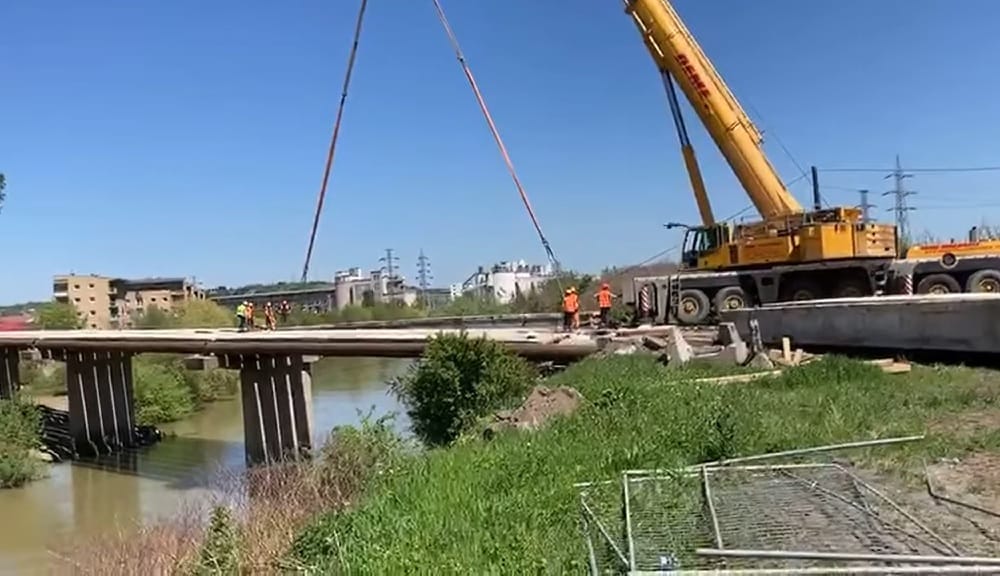 Lucrările continuă cu ÎNTÂRZIERE la podul care face legătura între Turda și Câmpeni, Valea Arieșului, DN75!