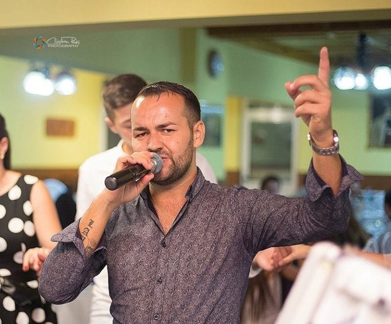 Sorinel Micu de la Brad a scos un nou HIT – „Unde-i joc și voie bună”