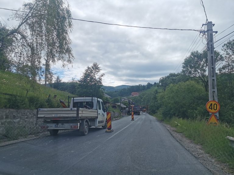 ATENȚIE! Semnalizare EXECRABILĂ la lucrări pe DN 74 în Abrud!