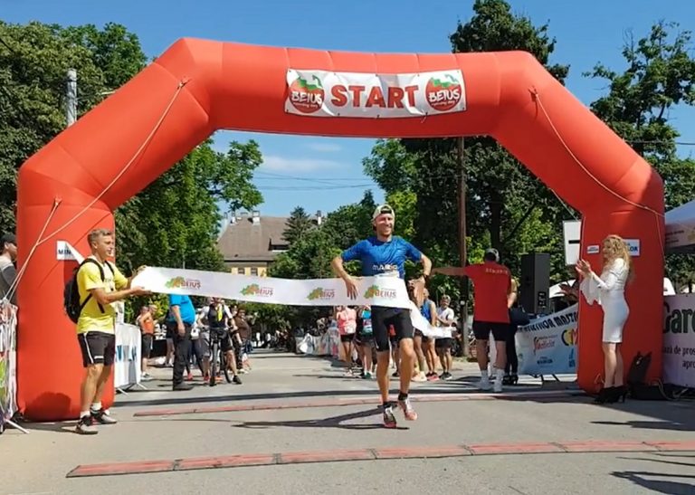 (FOTO) Emoții, zâmbete și fericire la Beiuș Running Day: Cum s-au distrat cei 148 de copii care au luat startul competiției?