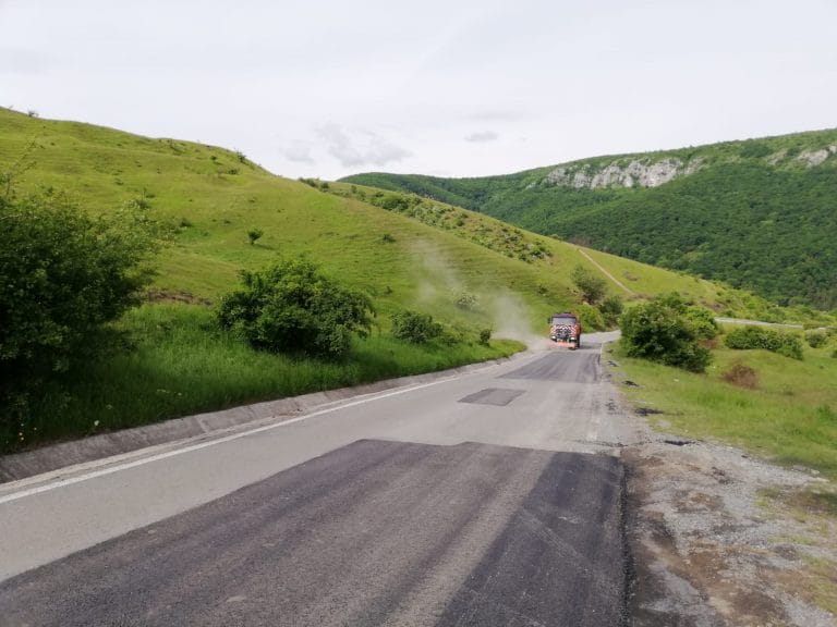 Consiliul Județean a demarat lucrări de întreținere, cu asfaltare, pe drumul județean 103I (DJ 103G) Platou – Cheile Turzii