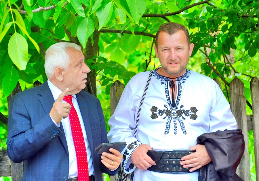 Fostul ministru al agriculturii, Petre Daea, oaspete în Țara Moților, în Ciuruleasa și Meteș!