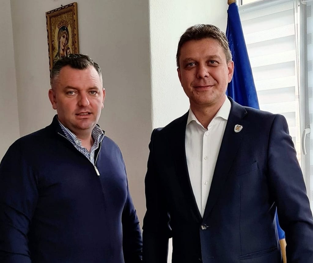 Jos pălăria, Cristian Albu și Sergiu Simina!