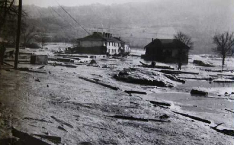 300.000 de tone de steril au ras valea Certejului în 1971! 89 de oameni au murit!