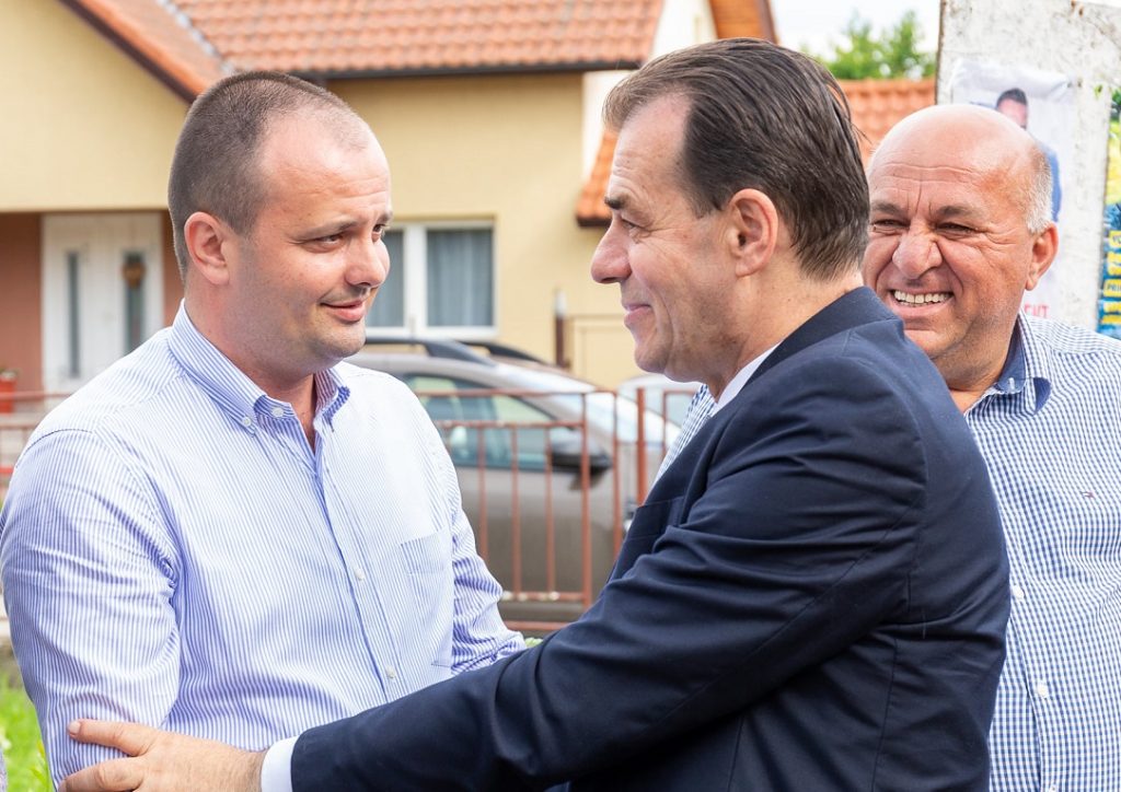 Râsul vicelui de la Brad: Cu cine va vota? Ludovic Orban sau Florin Cîțu?