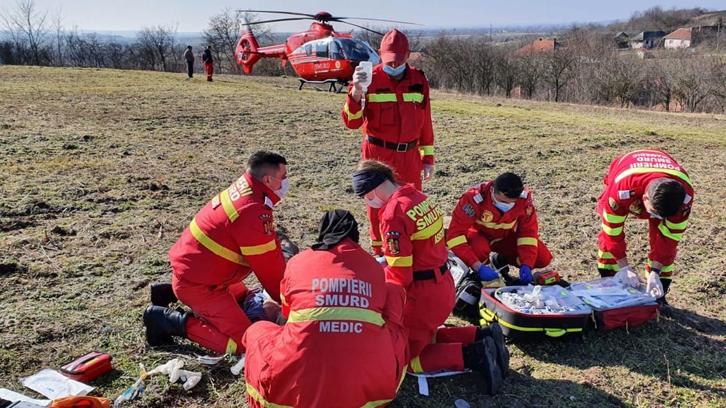 Intervenție pentru salvarea victimelor unui grav accident rutier, produs în Tinca