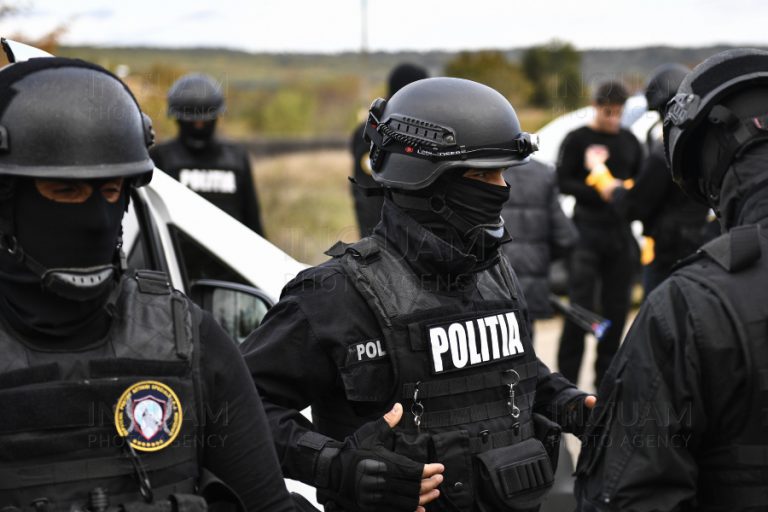Poliția din Geoagiu și luptătorii de la   Acţiuni Speciale au ridicat 4 bărbați și o femeie din Geoagiu!