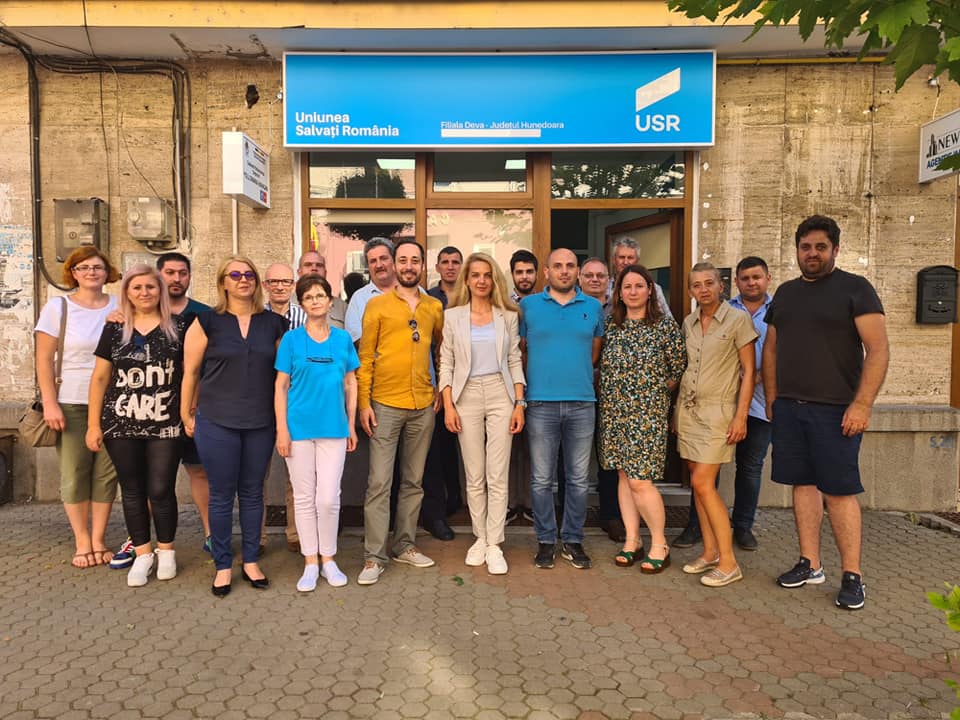 Oana Andreea Biriș, noul președinte al USR Plus Hunedoara! Brădeanul Raul Matei este în echipa Oanei Biriș!