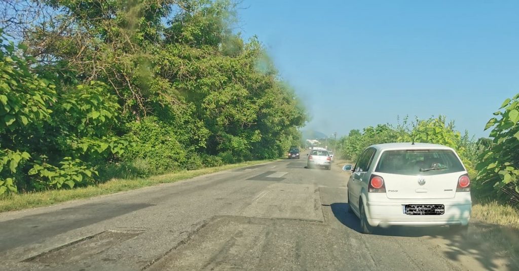Alin Bufnilă atrage atenția: Câtă bătaie de joc! Să decupezi drumul spre Crișcior și să-l lași câteva zile până te apuci de peticit!