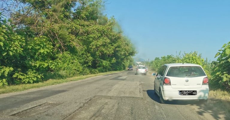 Alin Bufnilă atrage atenția: Câtă bătaie de joc! Să decupezi drumul spre Crișcior și să-l lași câteva zile până te apuci de peticit!